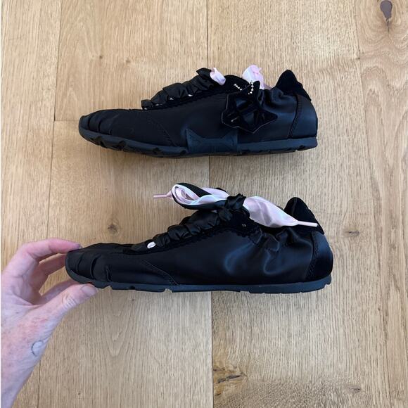 Naked Wolfe Sneakers Satin Adorable Size US & Black Pink - Picture 5 of 9